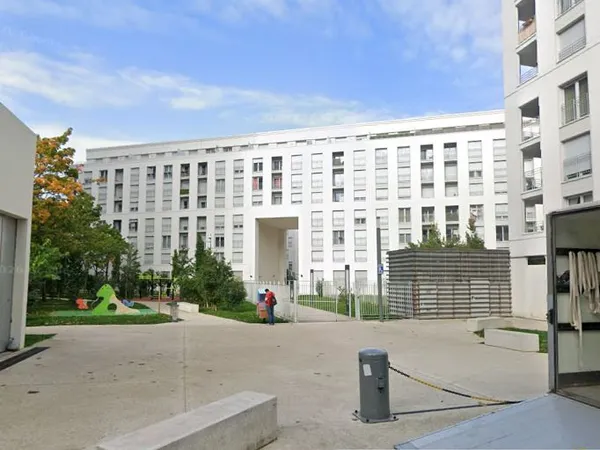 Local commercial 300 m²
