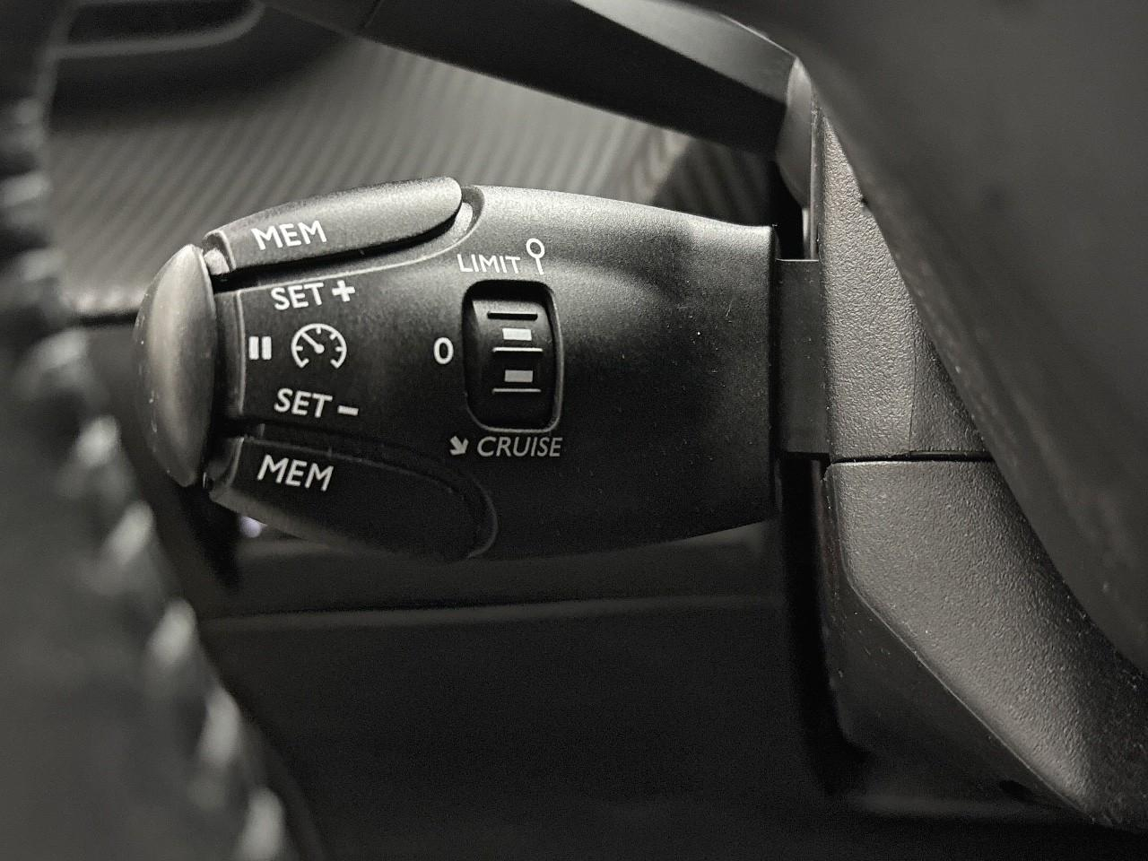 Peugeot 208 puretech 75 s&s bvm5 style — photo 28
