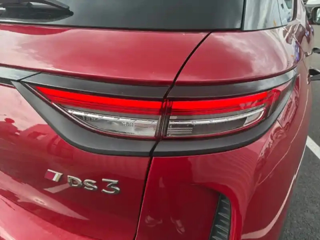 Ds Ds 3 puretech 130ch performance line automatique 7cv — photo 30