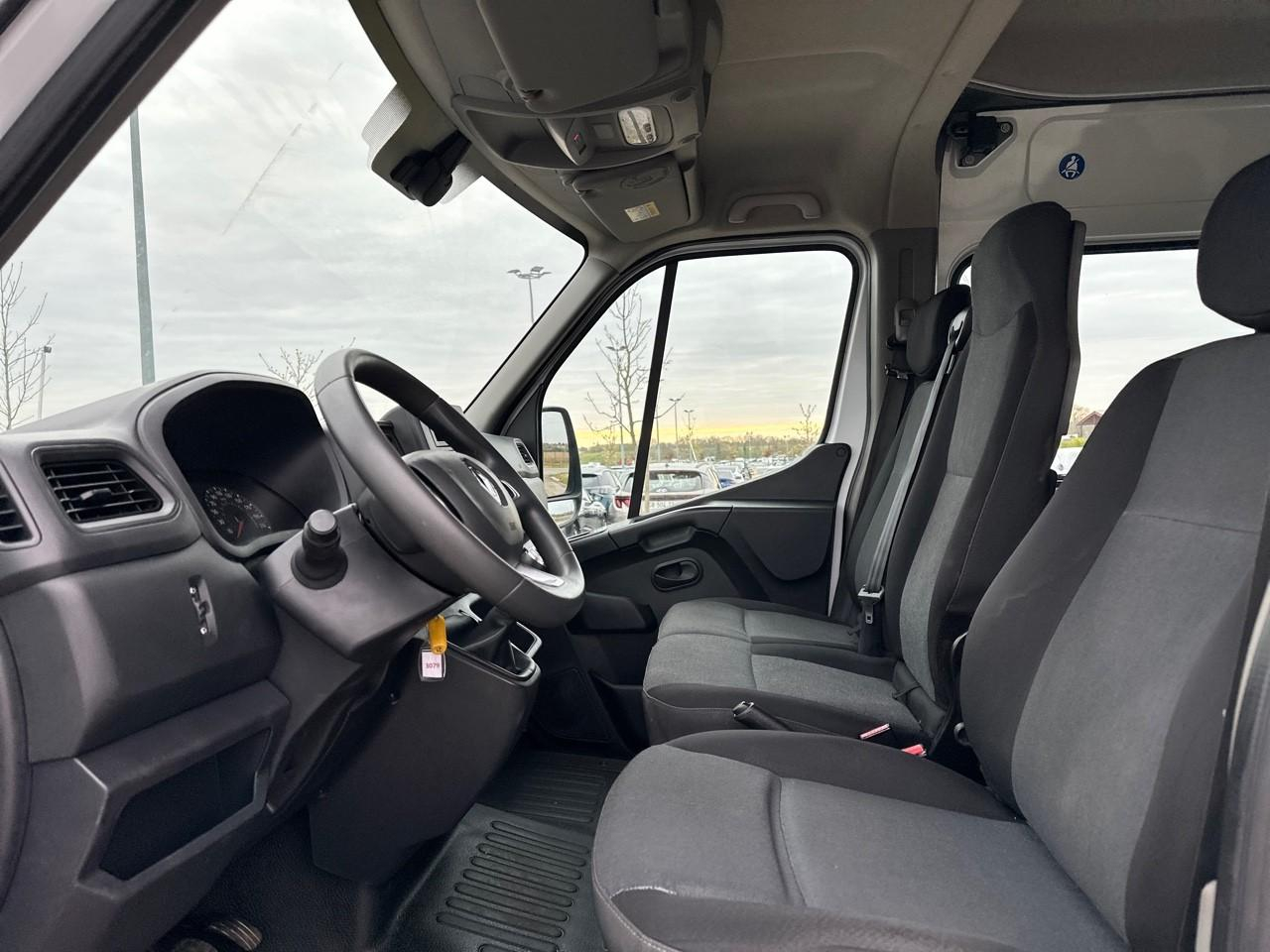 Renault Master ca trac f3300 l2h2 dci 135 grand confort — photo 9