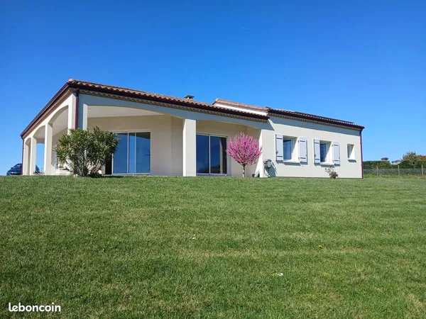 Propriété 8 pièces 145 m²