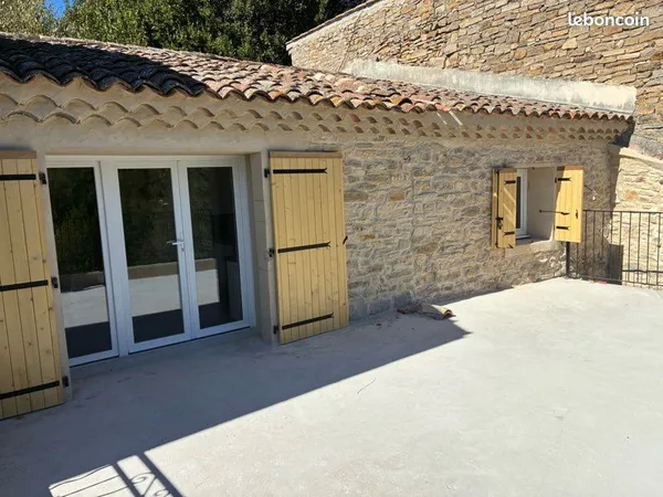 À louer maison avec garage et jardin