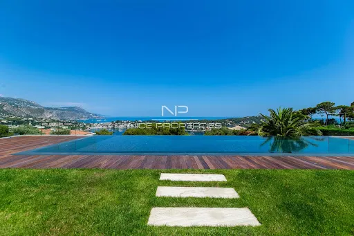 Villa 9 pièces 360 m²