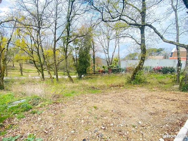 Terrain 300 m²