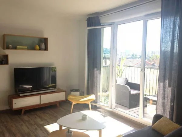 Beau T3 Meublé 66m² avec balcon