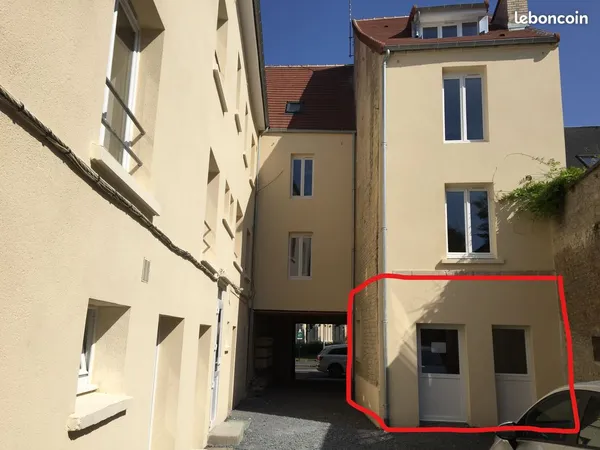 Studio 18m2 meublé rue Caponière bus direct fac