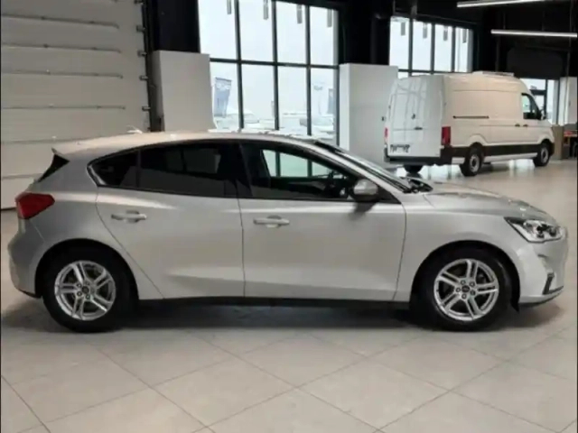 Ford Focus 1.5 ecoblue 120ch titanium — photo 4