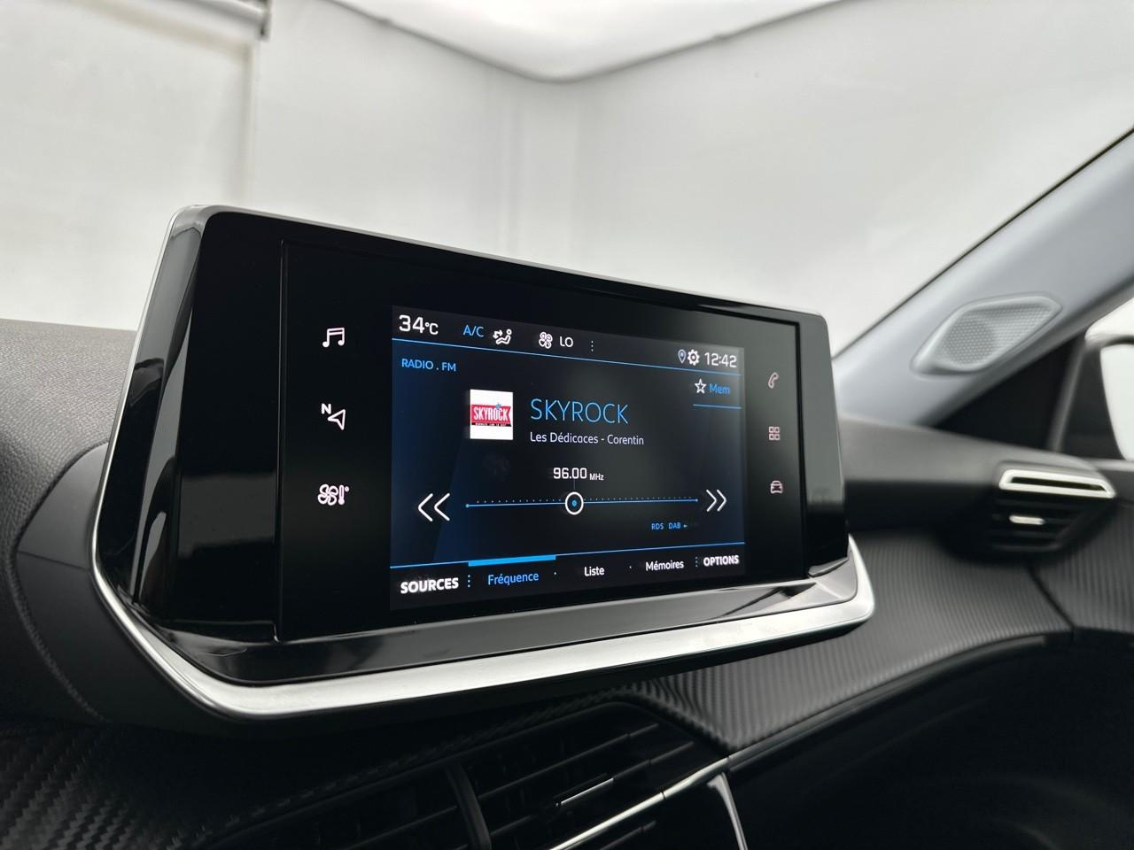 Peugeot 2008 puretech 130 s&s eat8 style — photo 22