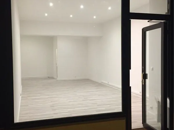 BUREAUX / LOCAUX PROFESSIONNELS - 54m2- PARIS 12 eme