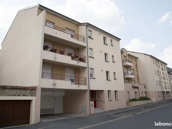 Appartement T4 - 85 m² - cité administrative Tirlet