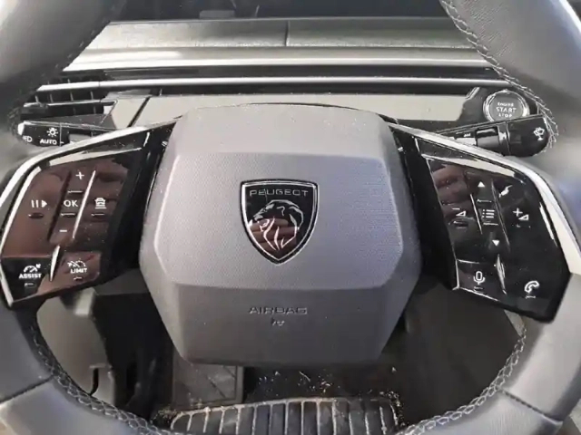 Peugeot 3008 hybrid 145 e-dcs6 — photo 30