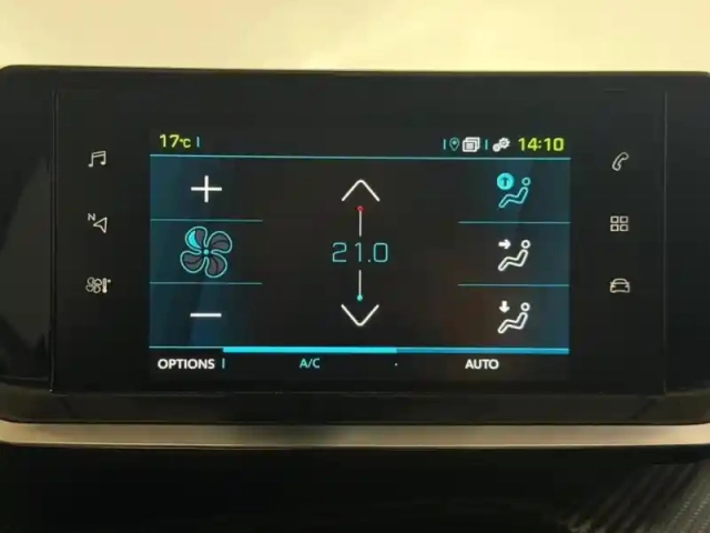 Peugeot 2008 e- 136ch style — photo 14