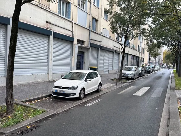 à louer - 2 locaux commerciaux à villeurbanne