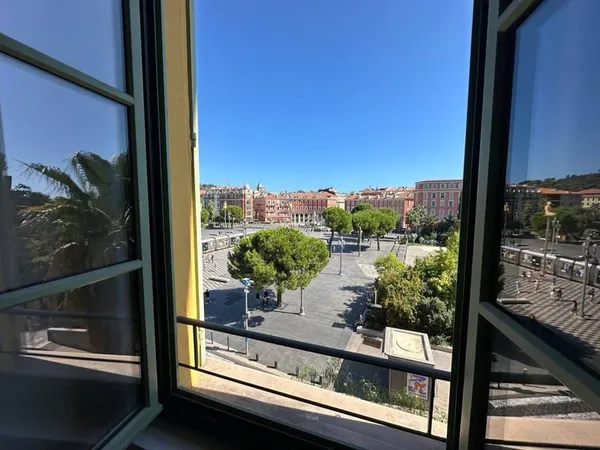 Bureaux 1 pièce 146 m²