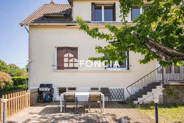 Maison 6 pièces 140 m²