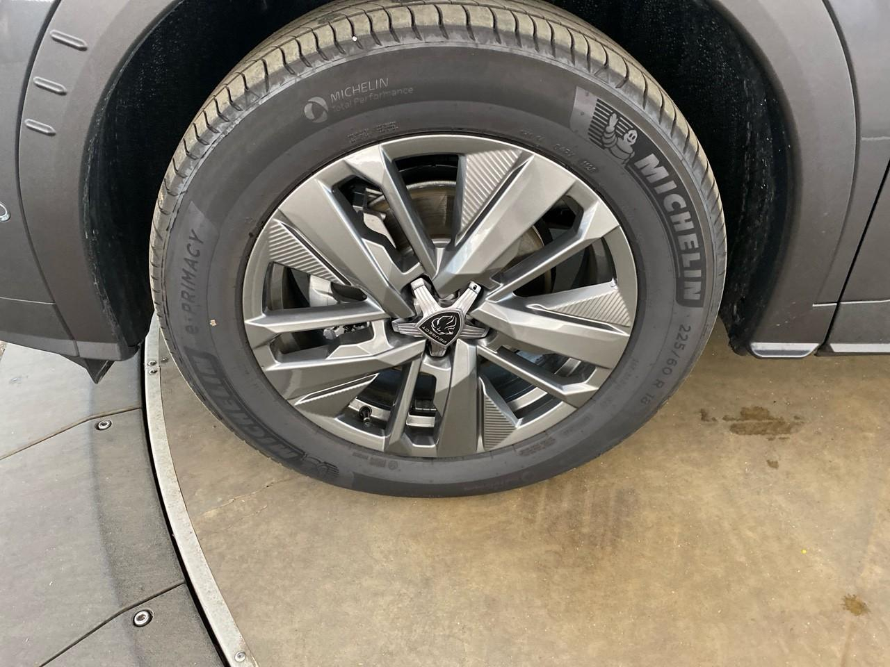 Peugeot 5008 hybrid 145 ch e-dcs6 allure — photo 11
