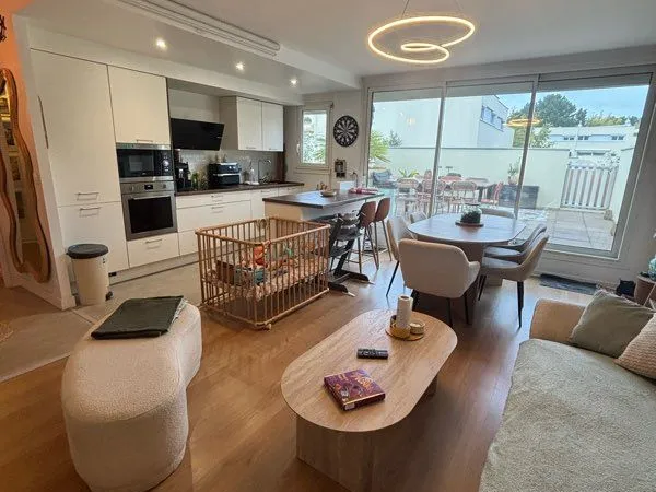 Superbe T3 avec terrasse de 35 m² - 2 parkings - Climatisation