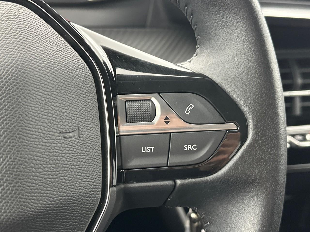 Peugeot 208 puretech 100 s&s bvm6 style — photo 19