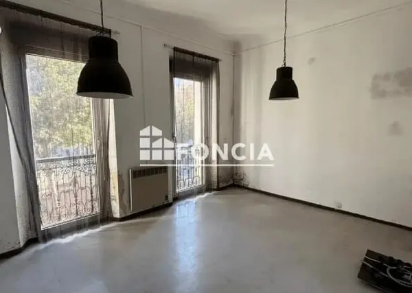 Toulon ouest pont du las place d'espagne t4 de 72 m² à fort potentiel