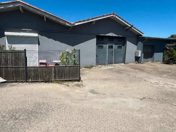 Local 420 m² GRADIGNAN
