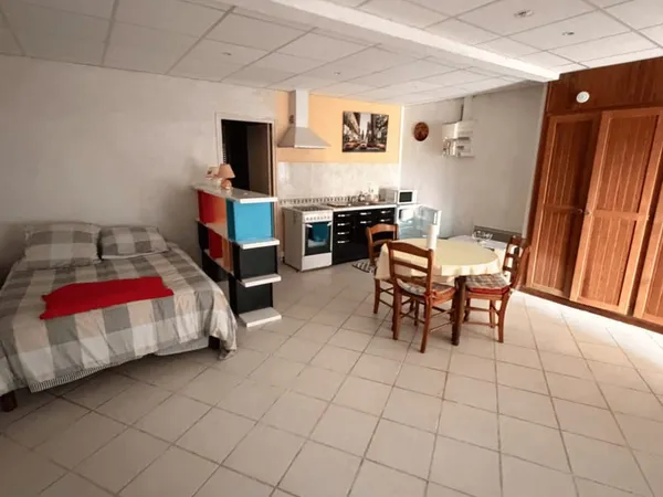 Studio meublé à CHATEAU-CHINON