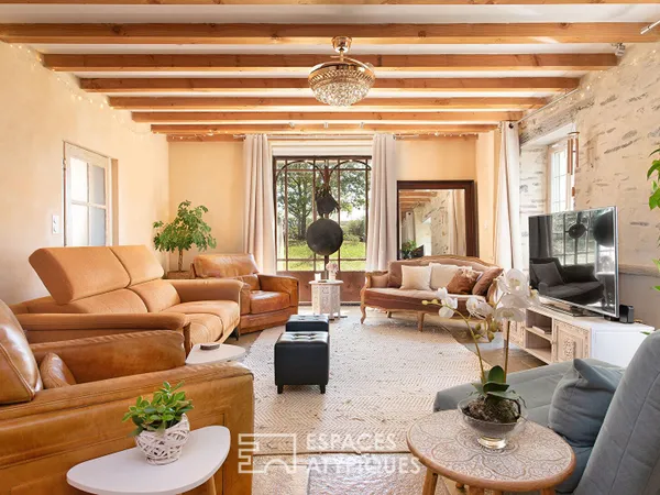 Propriété rénovée avec gîte, salle de réception et vue dégagée sur la campagne tarnaise