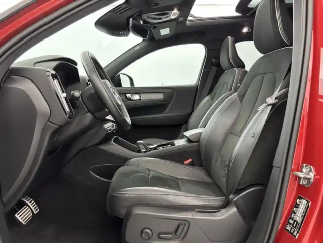 Volvo Xc40 t3 163ch r-design geartronic 8 suréquipé + toit ouvrant — photo 9
