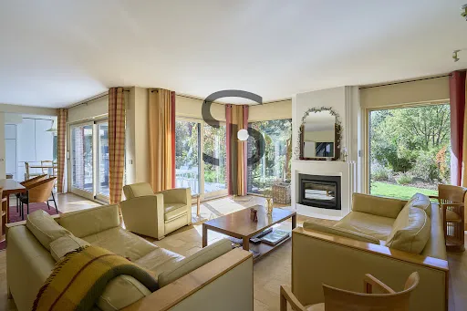 Maison 9 pièces 276 m²