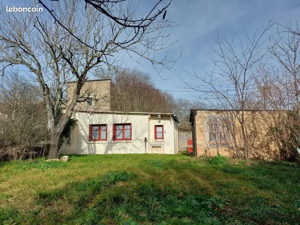 Petite Maison à rénover avec jardin et garage