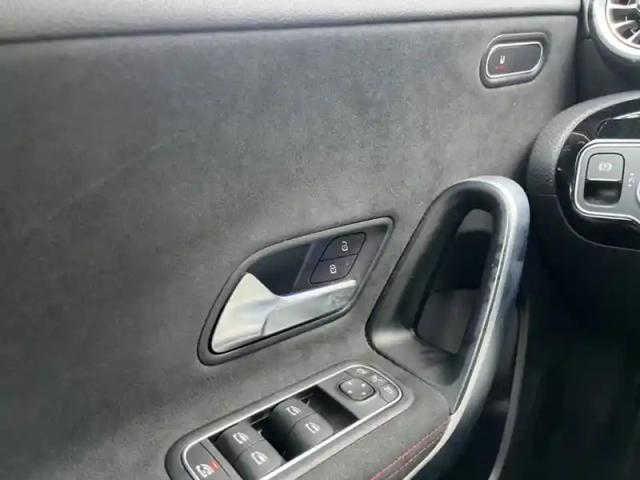 Mercedes Classe A 200 d amg line — photo 19