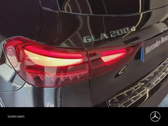 Mercedes Gla 200 d 150ch amg line 8g-dct — photo 9