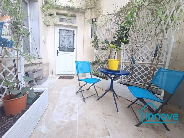Avenue de Saint-Cloud : 4 pièces avec cour privative et très b
