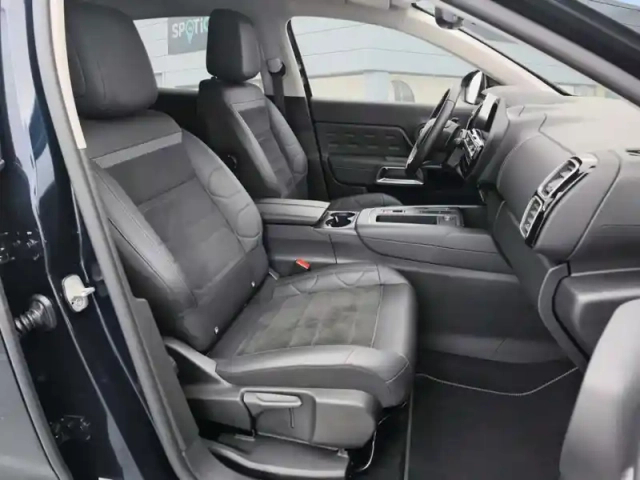Citroën C5 Aircross hybride rechargeable 225 e-eat8 — photo 19