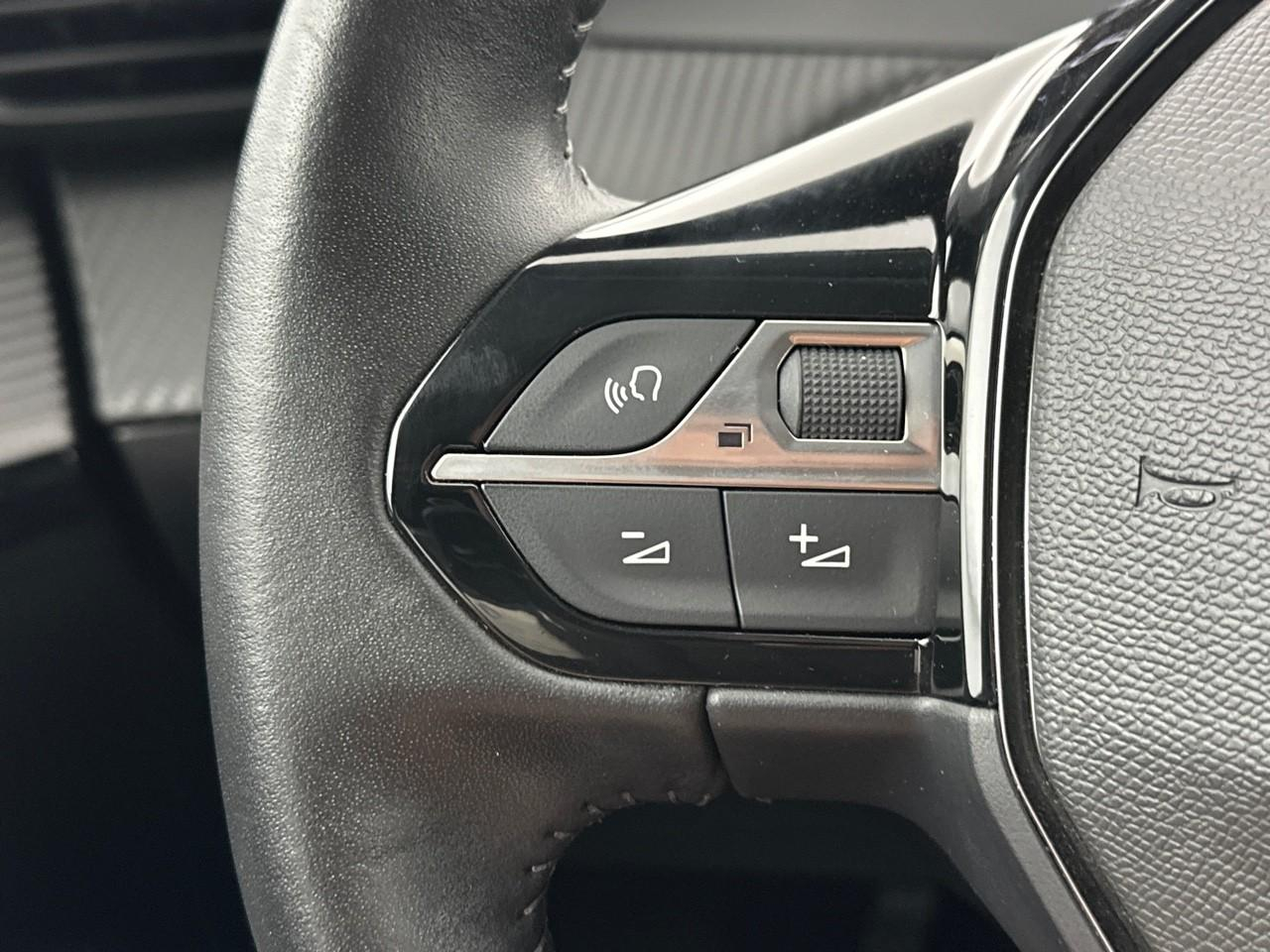 Peugeot 208 puretech 100 s&s bvm6 style — photo 20