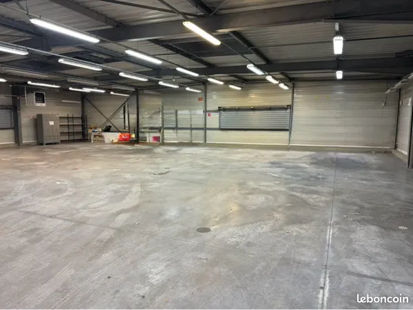 Entrepôt logistique 320m2