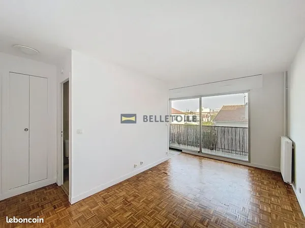 Studio 1 pièce 18 m²