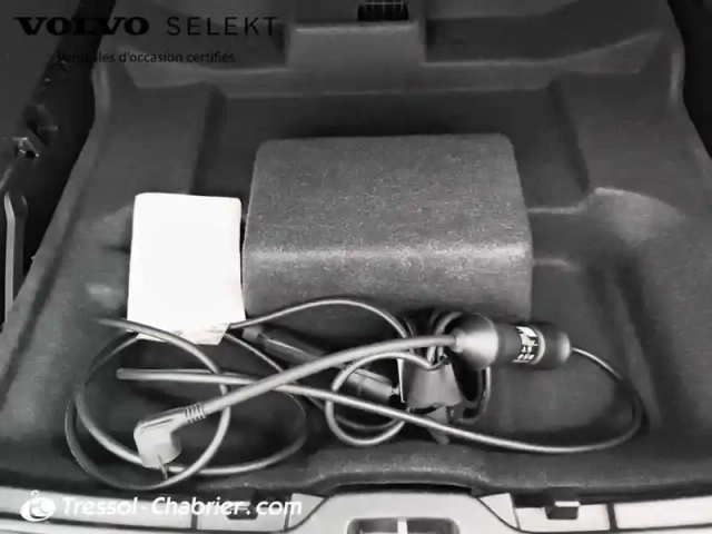 Volvo Xc40 t4 recharge 129+82 ch dct7 ultimate — photo 27