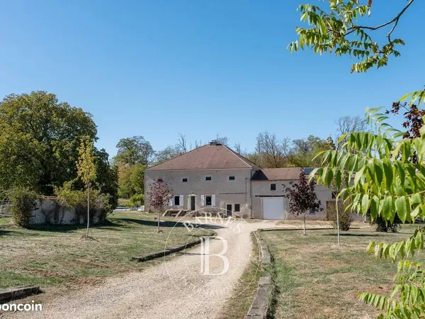Propriété 7 pièces 250 m²
