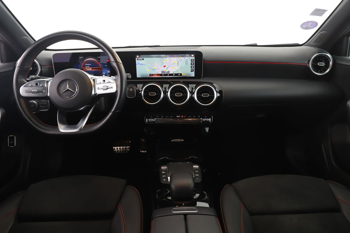 Mercedes-Benz Classe A 250 e AMG Line 8G-DCT — photo 11