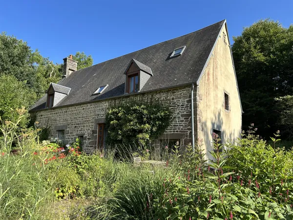 Charmante vieille chaumière avec vue magnifique