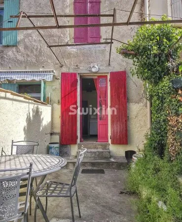 Maison de village avec cour