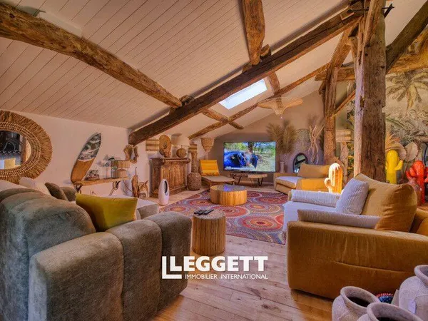 Maison 6 pièces 309 m²
