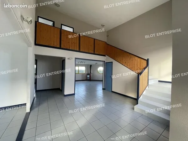 Bureaux 128 m²