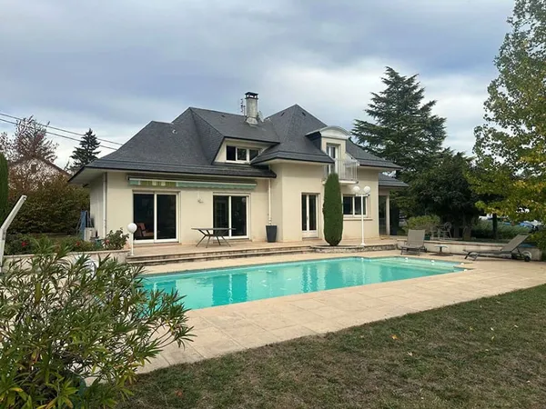 Villa 5 pièces 175 m²