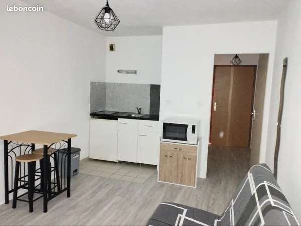 Studio à louer prefait à neuf secteur Poincaré