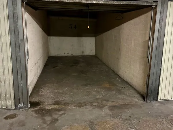 Garage (box fermé) - Paris 18