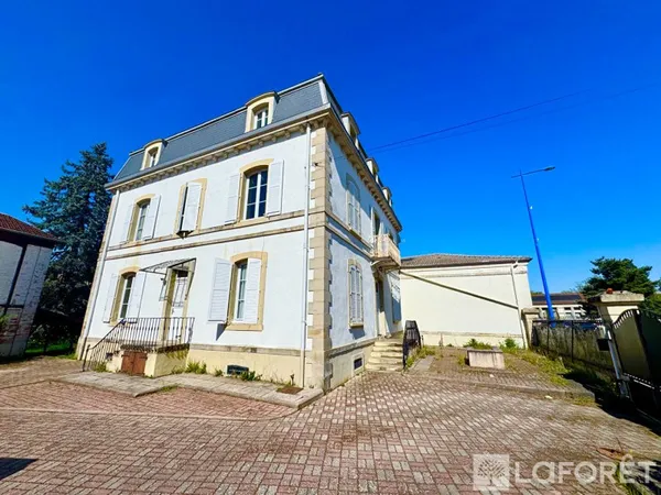 Maison 13 pièces 303 m²
