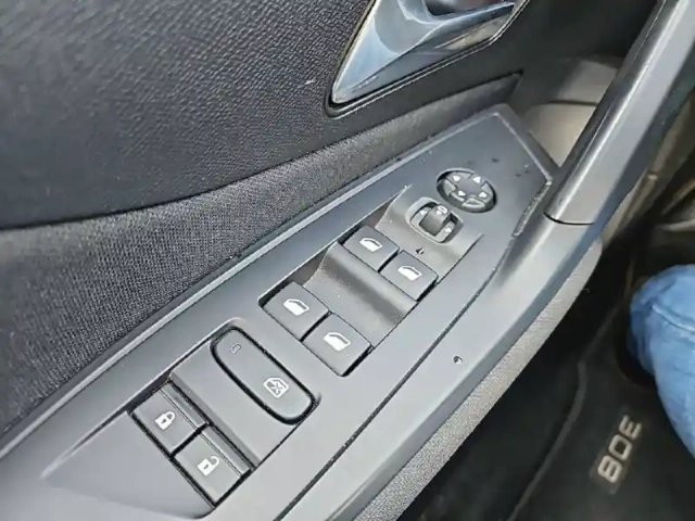 Peugeot 308 bluehdi 130ch s&amp;s eat8 — photo 21