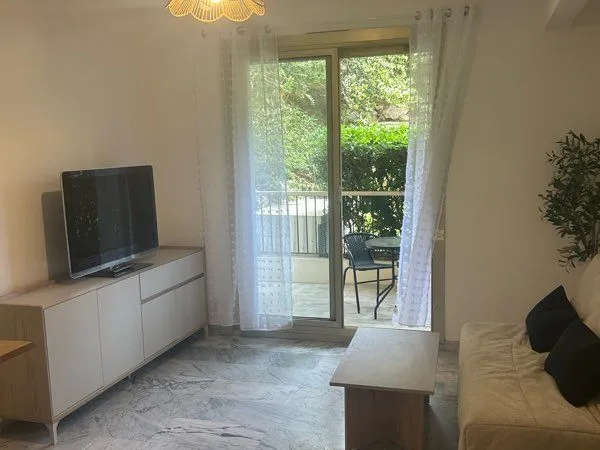 Location studio 24m2 avec terrasse résidence standing