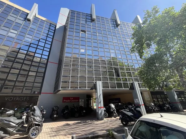 BUREAUX 225M2 + 1 PLACE DE PARKING BD LOUVAIN 8E